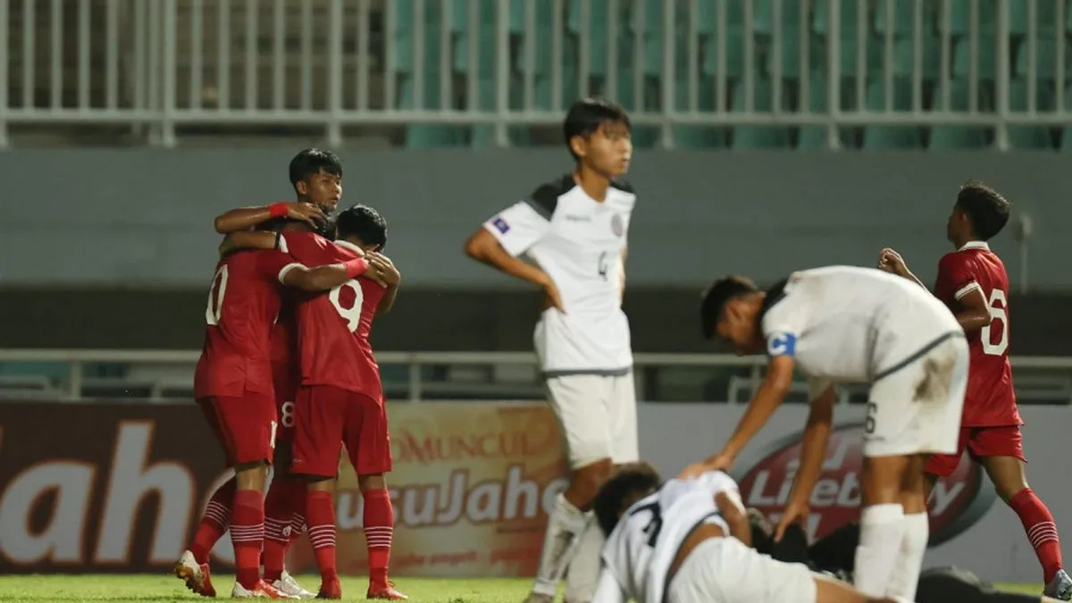Timnas Indonesia U-16 berhasil menendang Malaysia dan menjadi raja di grup B Kualifikasi Piala Asia U-17 2023.